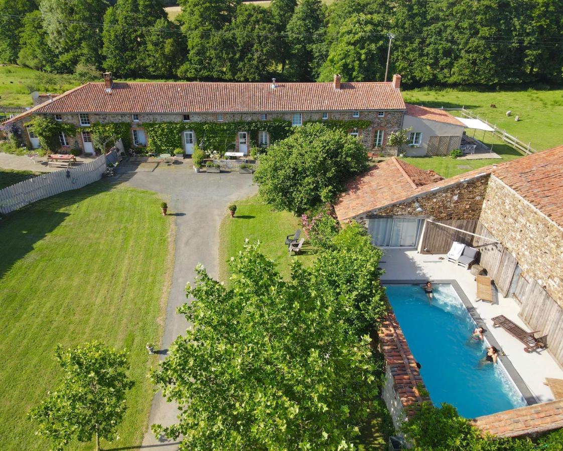 Gites De L'Etang Des Noues Cholet Exterior photo